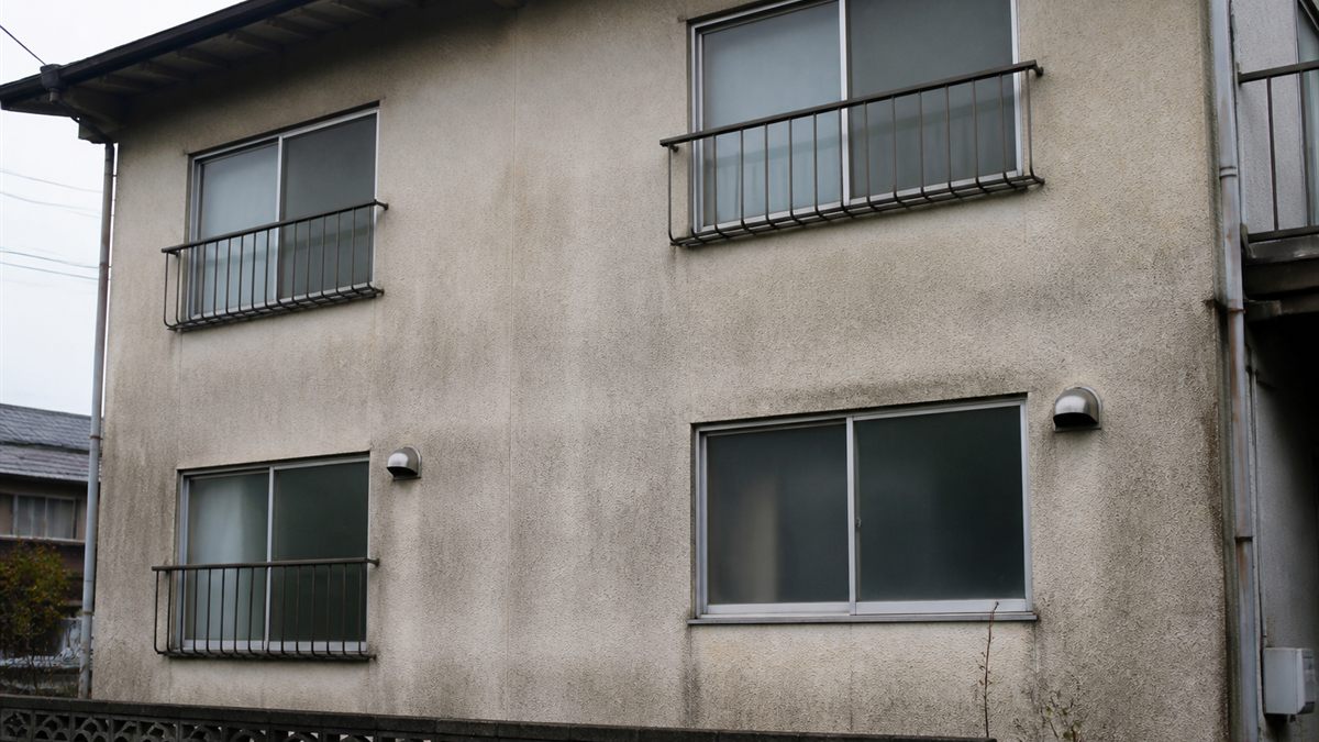 経年した賃貸住宅の外壁