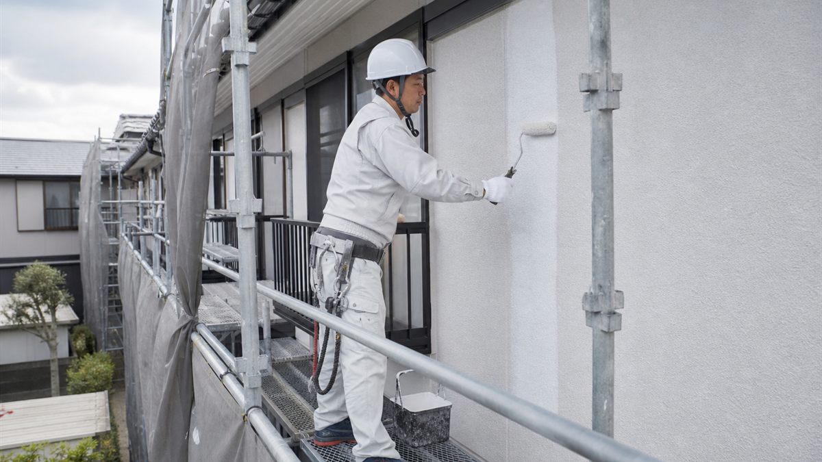 外壁の塗り替え作業